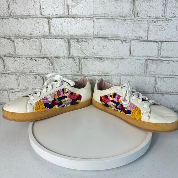 Embroidered White Flats with Multicolor Design - Picture 8 of 10